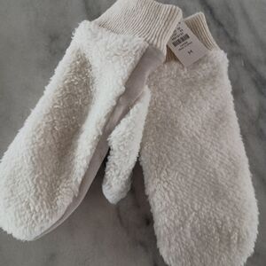 Cozy White Sherpa Mittens